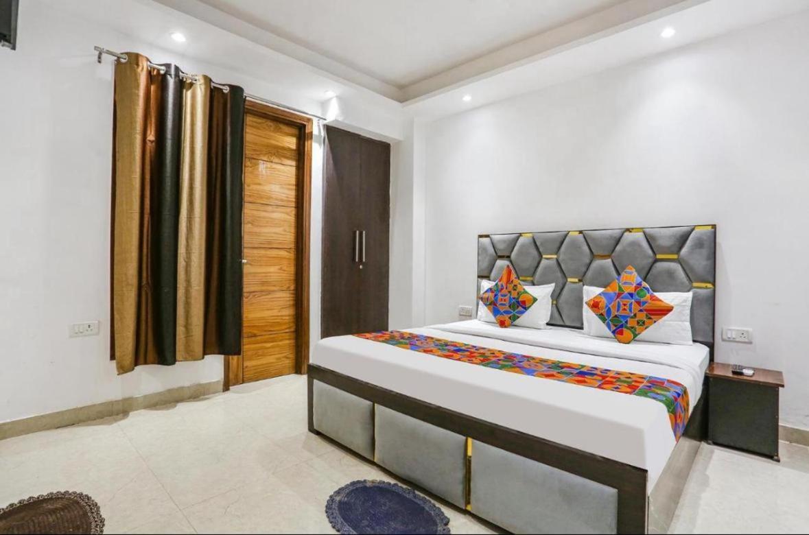 Hotel 24By7 New Delhi Luaran gambar