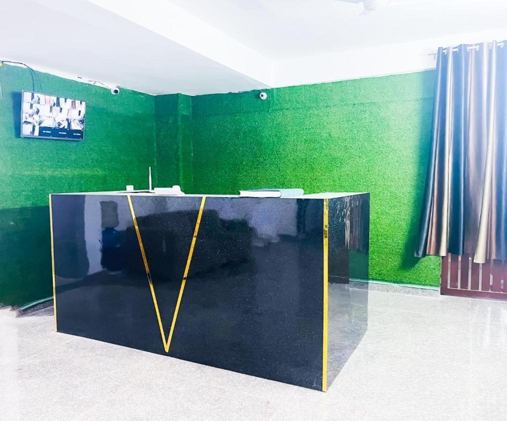 Hotel 24By7 New Delhi Luaran gambar