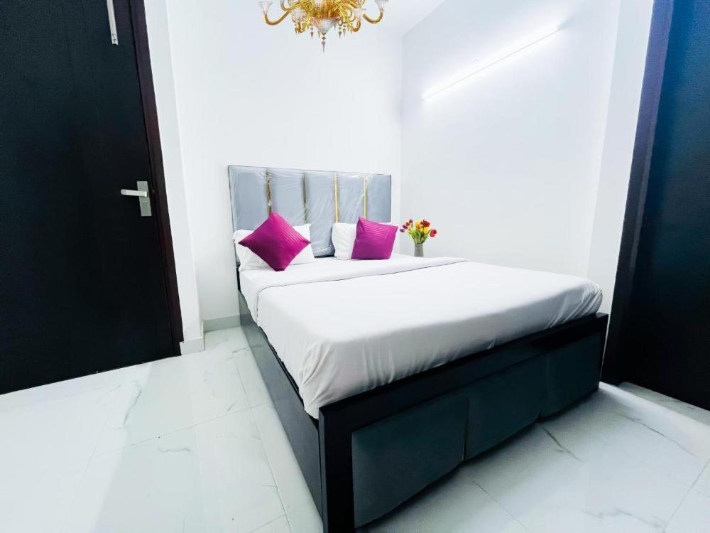 Hotel 24By7 New Delhi Luaran gambar