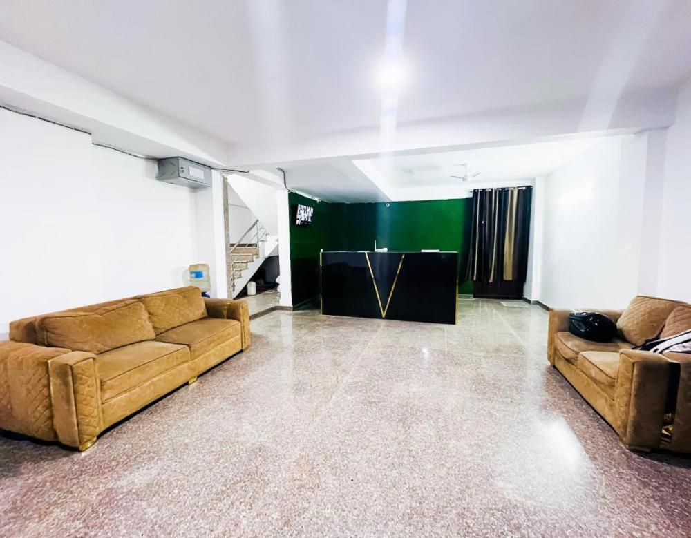 Hotel 24By7 New Delhi Luaran gambar