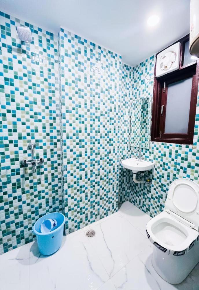 Hotel 24By7 New Delhi Luaran gambar