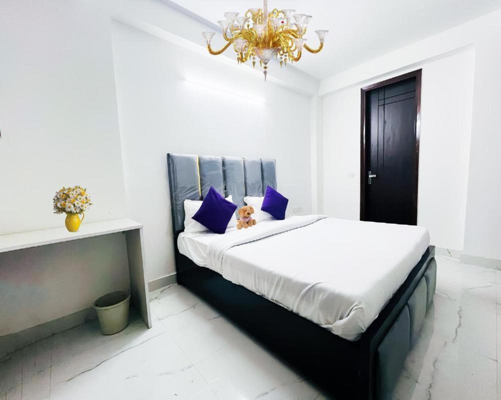 Hotel 24By7 New Delhi Luaran gambar