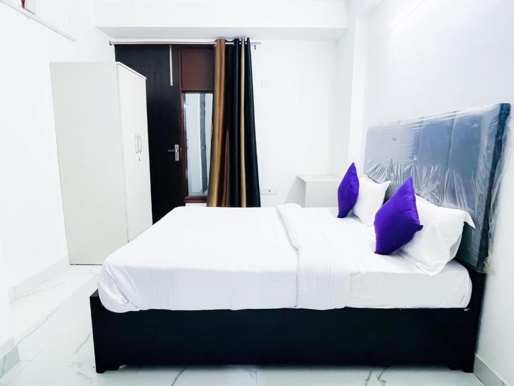 Hotel 24By7 New Delhi Luaran gambar