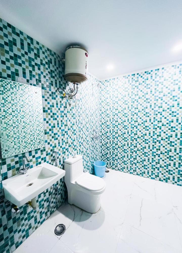 Hotel 24By7 New Delhi Luaran gambar